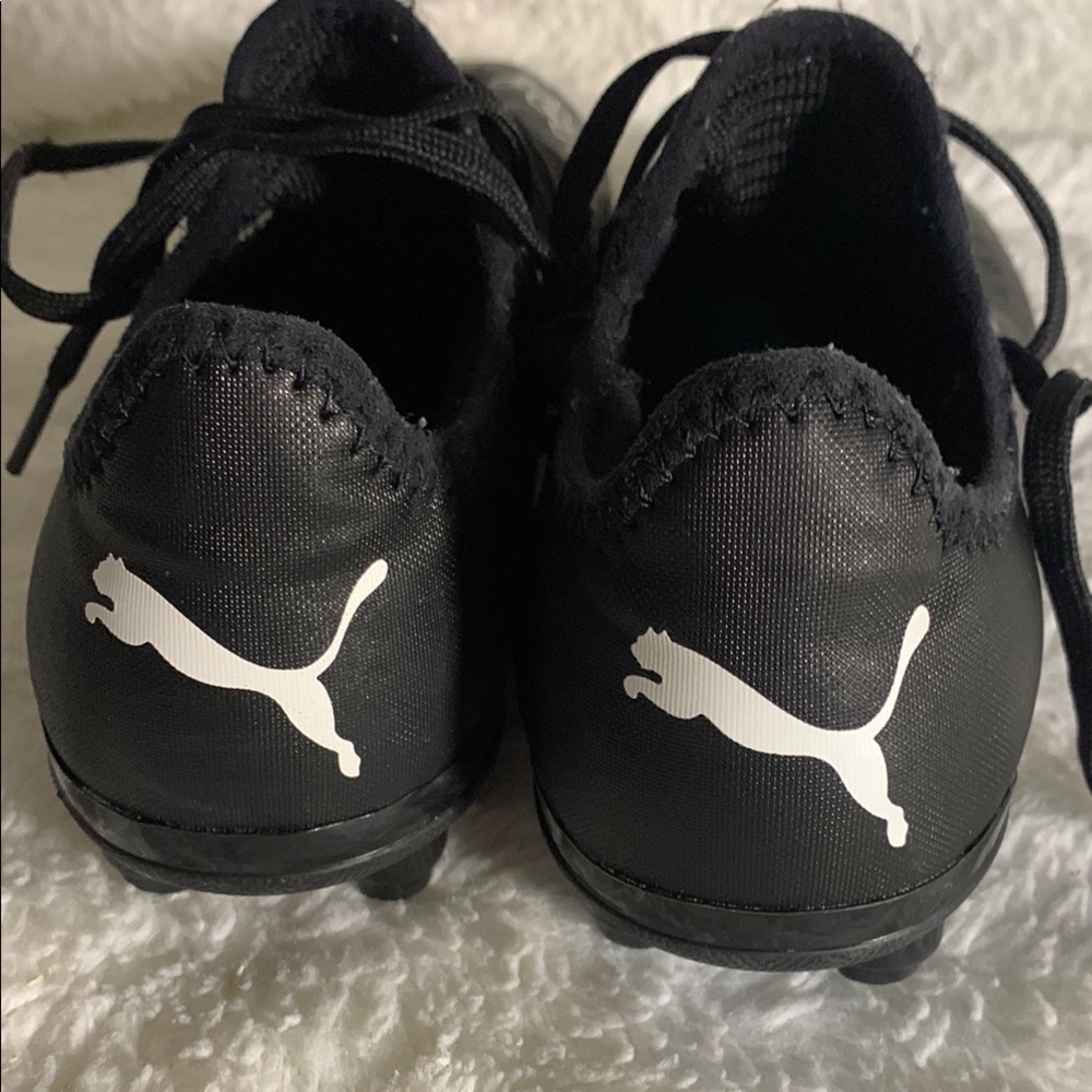 Puma FUTURE Black Cleats with White Logo - Picture 4 of 8